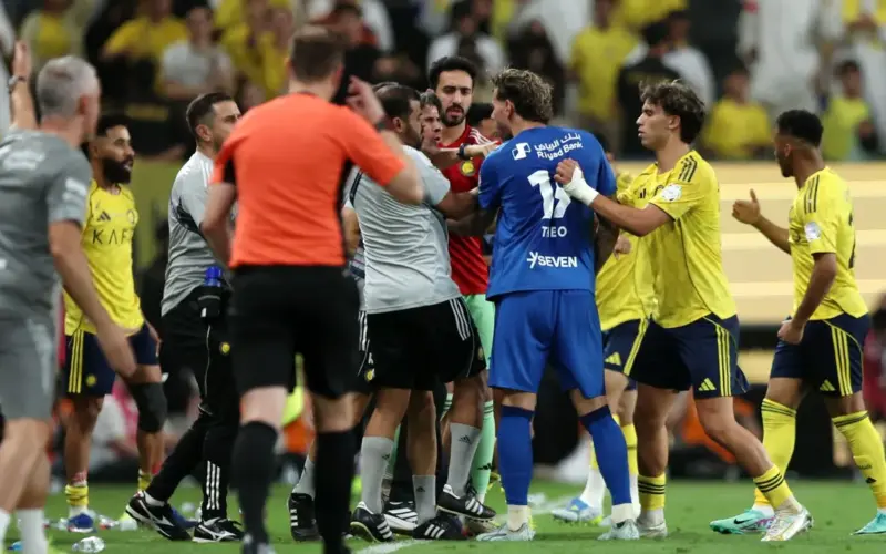 على خطى الجوير.. لاعب الهلال المنبوذ يقترب من القادسية